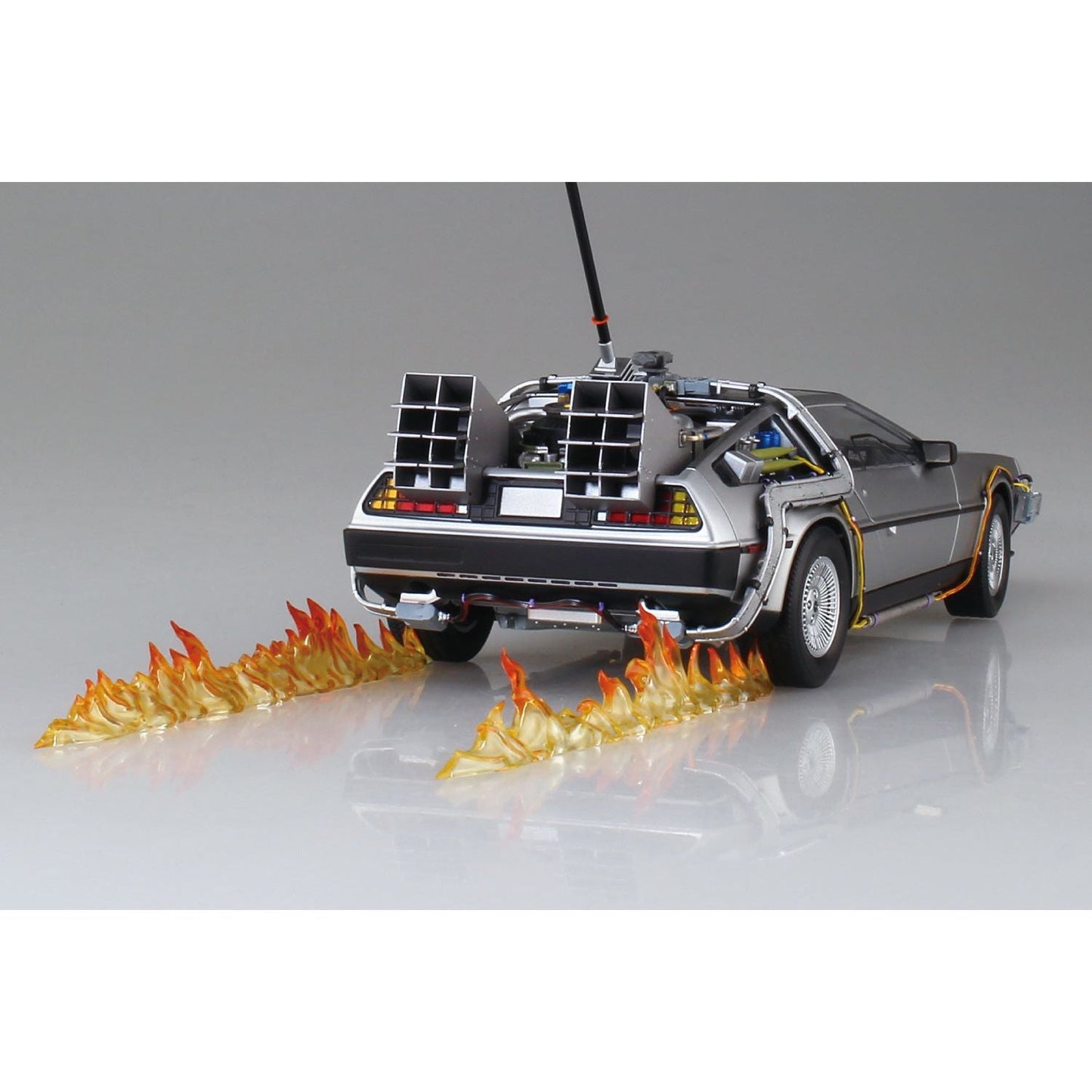 Back to the Future DeLorean Time Machine 1:24 Scale Model Kit