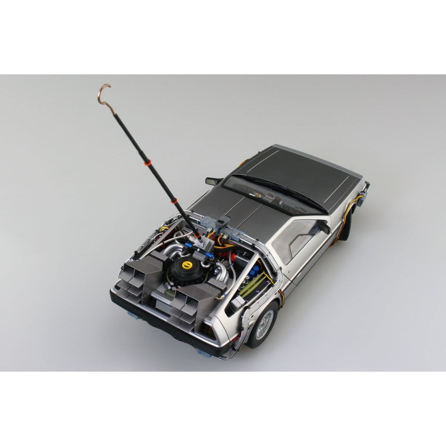 Back to the Future DeLorean Time Machine 1:24 Scale Model Kit