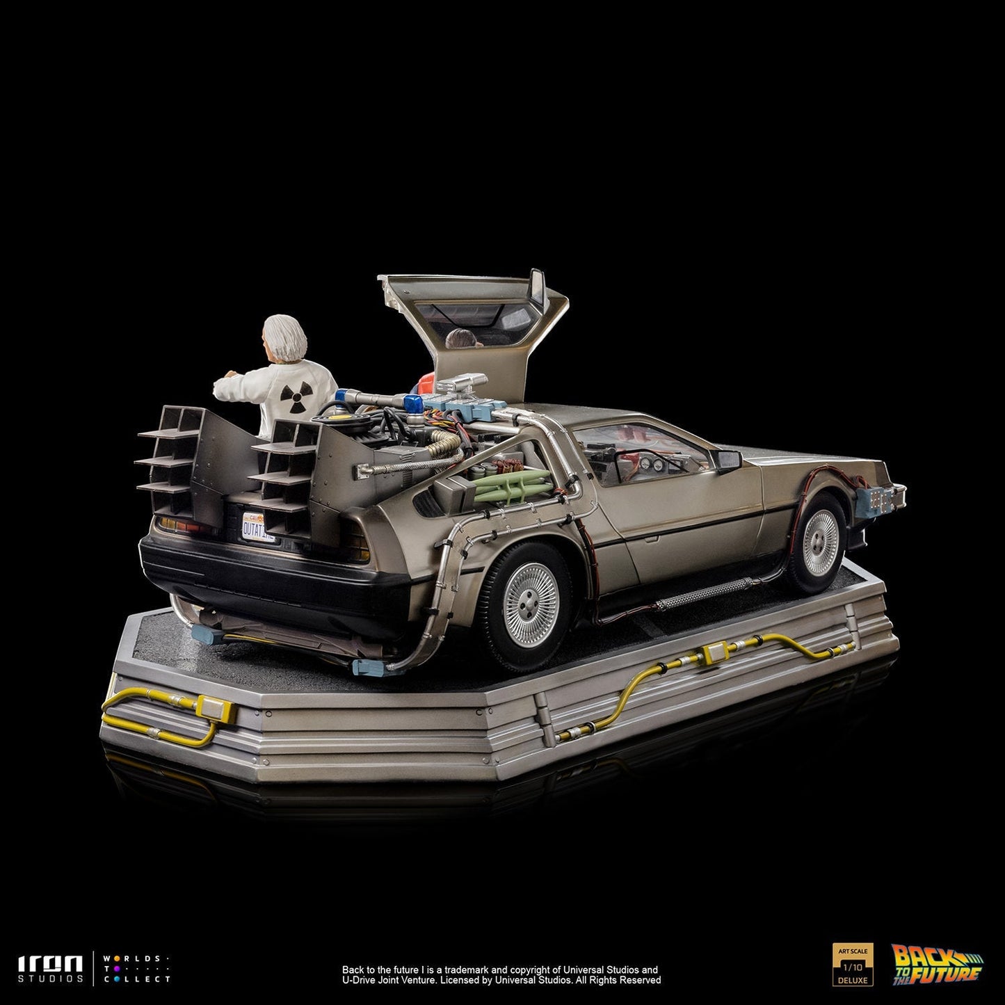 Iron Studios Back to the Future DeLorean (Full Deluxe Version including Marty McFly and Doc Brown) 1:10 Scale Statues